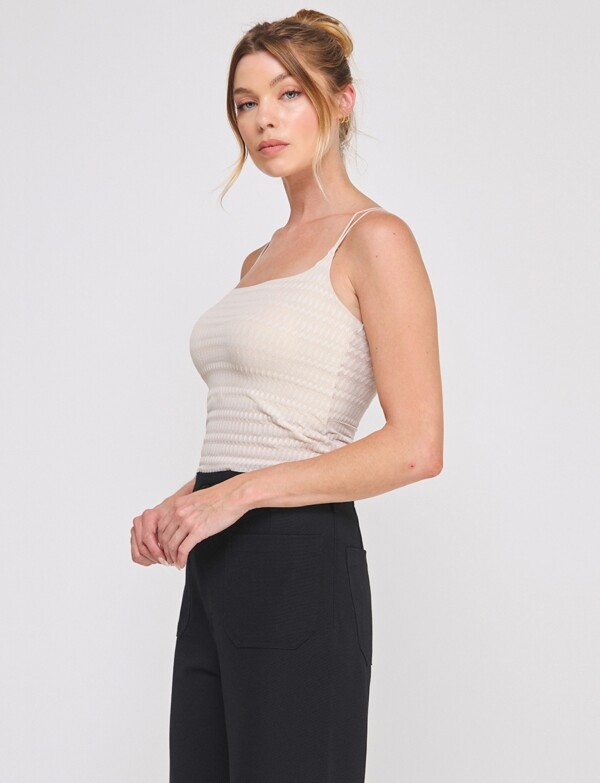 Top Crop Texturado Con Breteles Dobles Cruzdos BEIGE CLARO