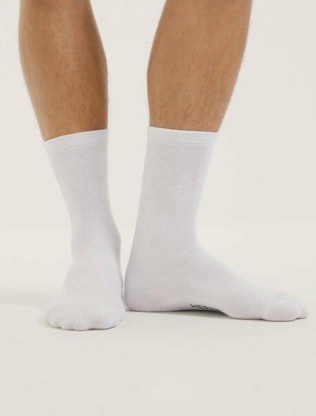 KIT CON 2 PARES DE MEDIAS UNISSEX DE CAÑO MEDIO KIT 2 CALCETINES UNISEX