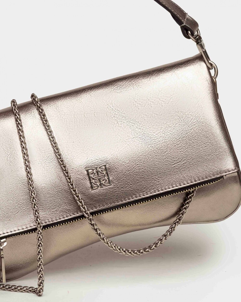 Bandolera Curve en cuero graneado metalizado Metalizado