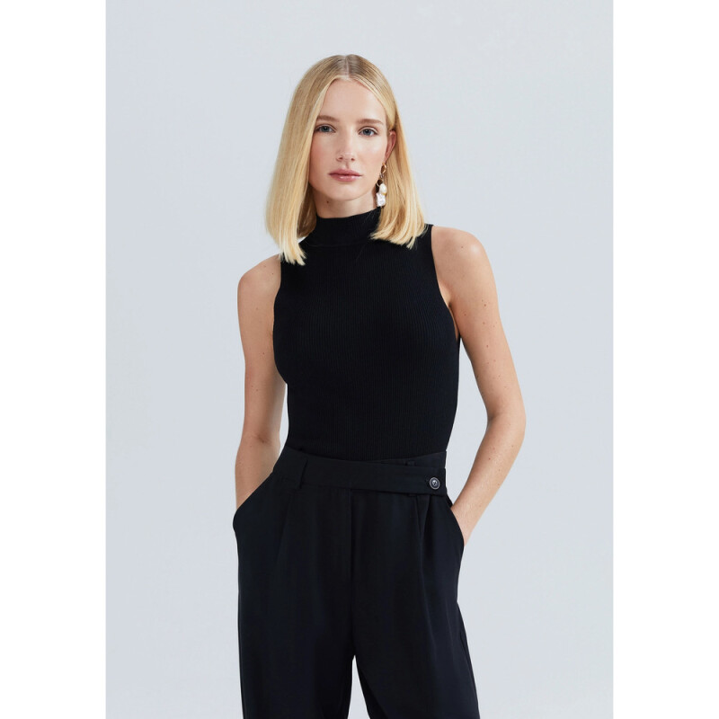 BLUSA SM FEM PRETO ESCURO