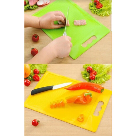 2 Tablas De Picar Plasticas + Cuchillo De Acero Blanco