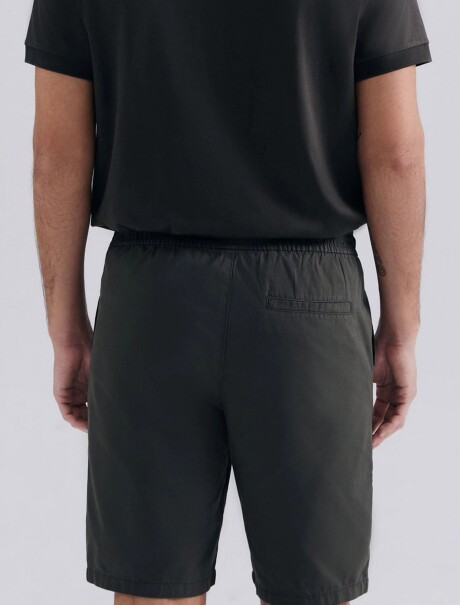 BERMUDA BÁSICA DE SARGA VERDE