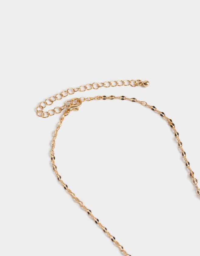 Cadena Corta con Dije Bañada en Oro Cadena Corta Con Dije Bañada En Oro - Dorado