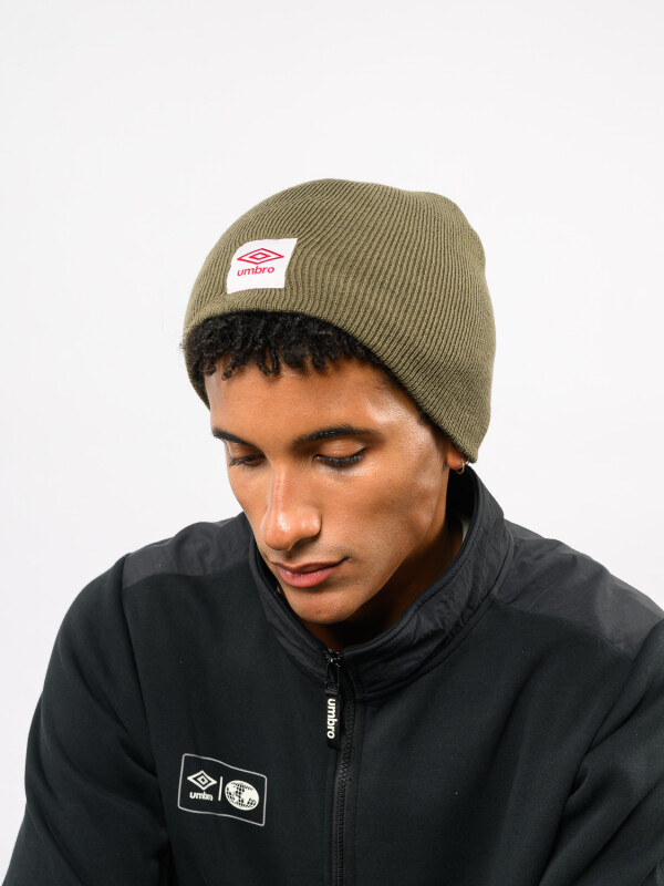 Gorro Brave Umbro Hombre 00v