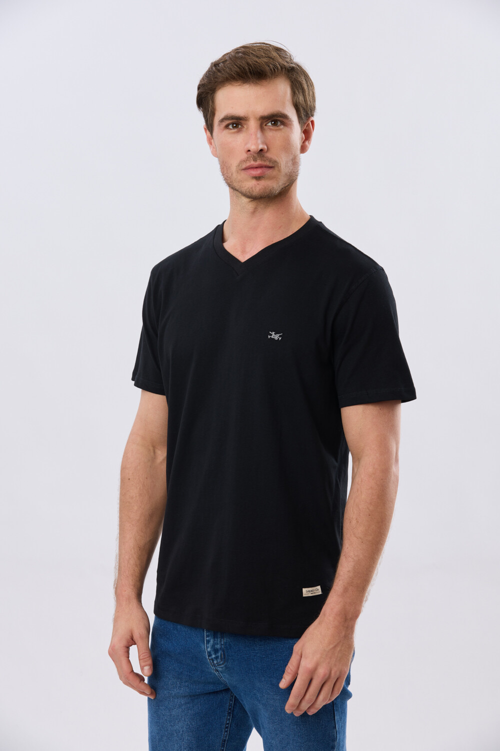 REMERA BÁSICA V DE ALGODÓN Negro