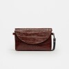 Mini Bag Viena En Cuero Grabado Croco Red Tabaco