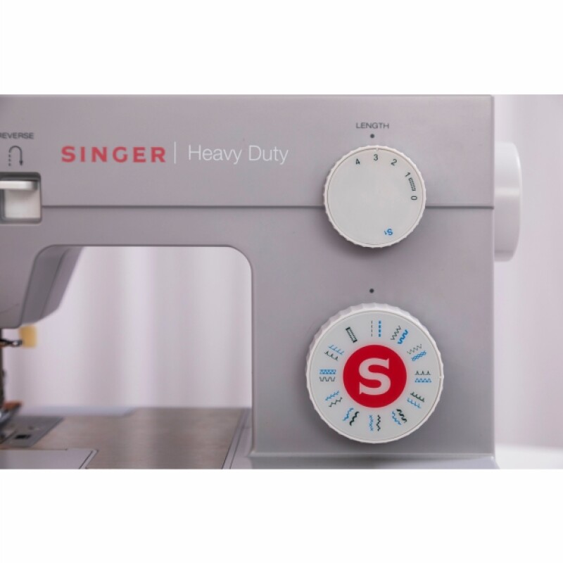 Maquina de coser Singer HEAVY DUTY 25 operaciones - S4423 Maquina de coser Singer HEAVY DUTY 25 operaciones - S4423