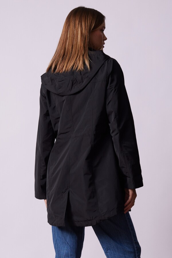 Campera Liviana Water Repellent NEGRO