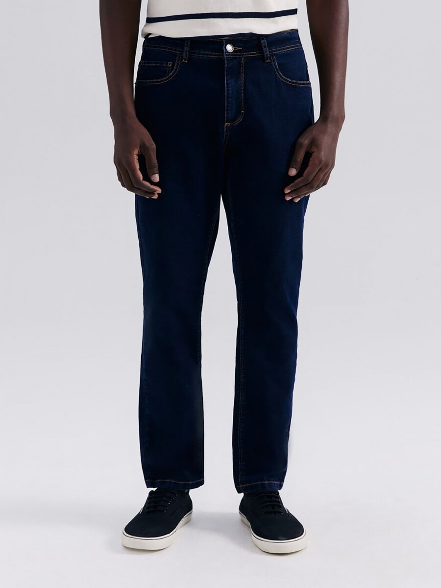 PANTALÓN DE JEAN BÁSICO SLIM CON ELASTANO - NEGRO 