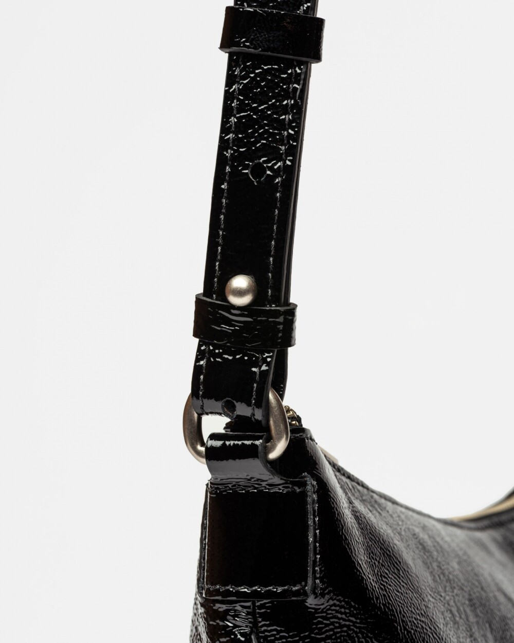 Bandolera Pocket en cuero charol arrugado Negro