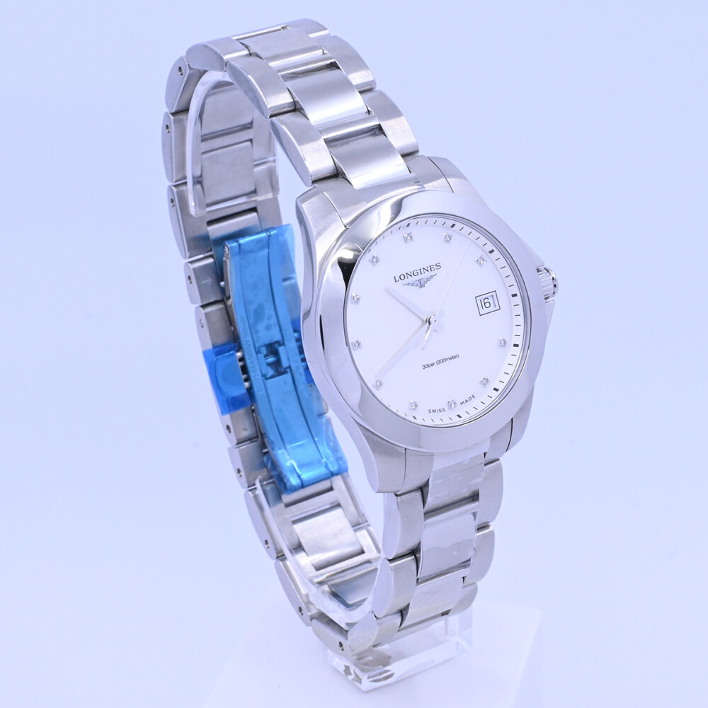 Longines Conquest medium L3.377.4 caja 34 mm dial madre perla y brillantes, en excelente condición. Longines Conquest medium L3.377.4 caja 34 mm dial madre perla y brillantes, en excelente condición.