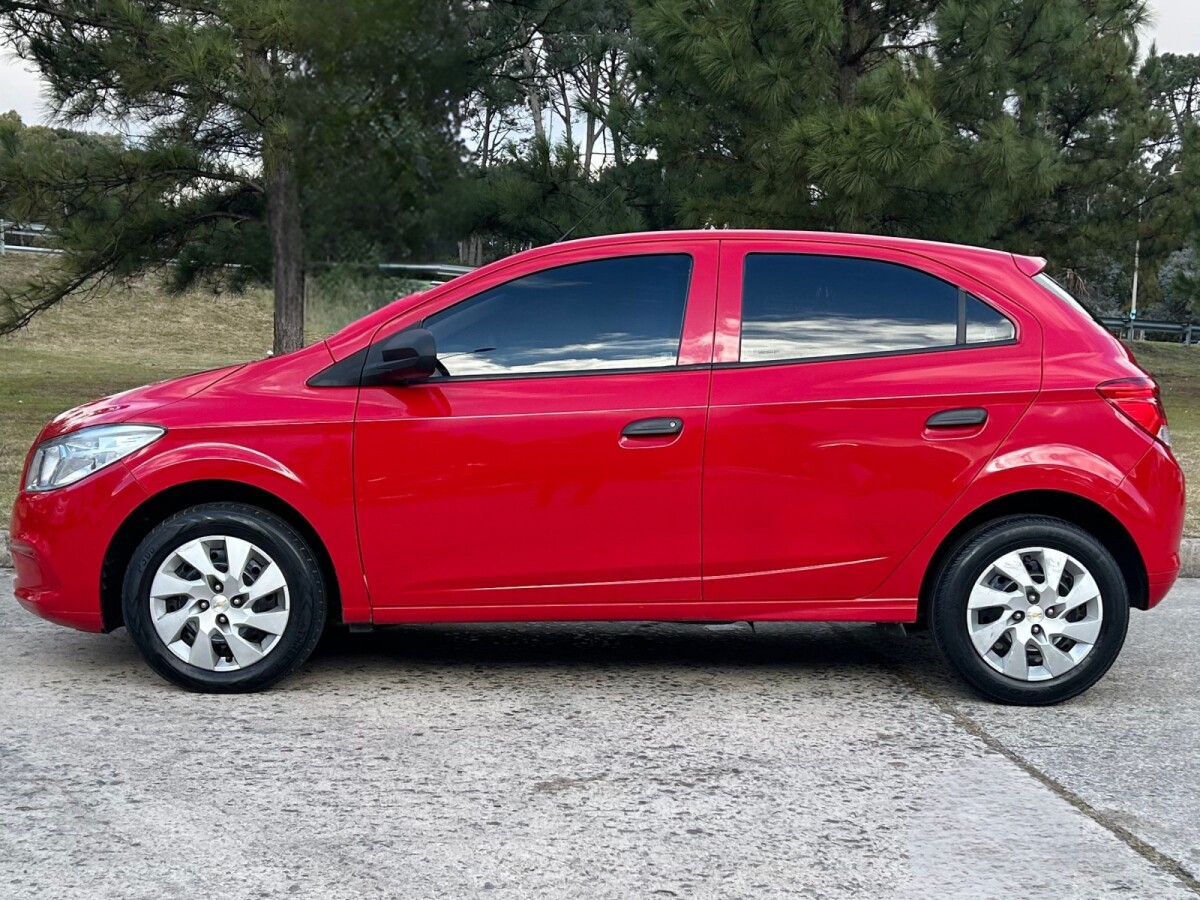 Chevrolet Onix LT 1.4 Extra Full | Permuta / Financia Chevrolet Onix LT 1.4 Extra Full | Permuta / Financia