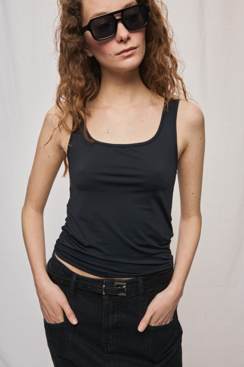REMERA MISTIC Negro