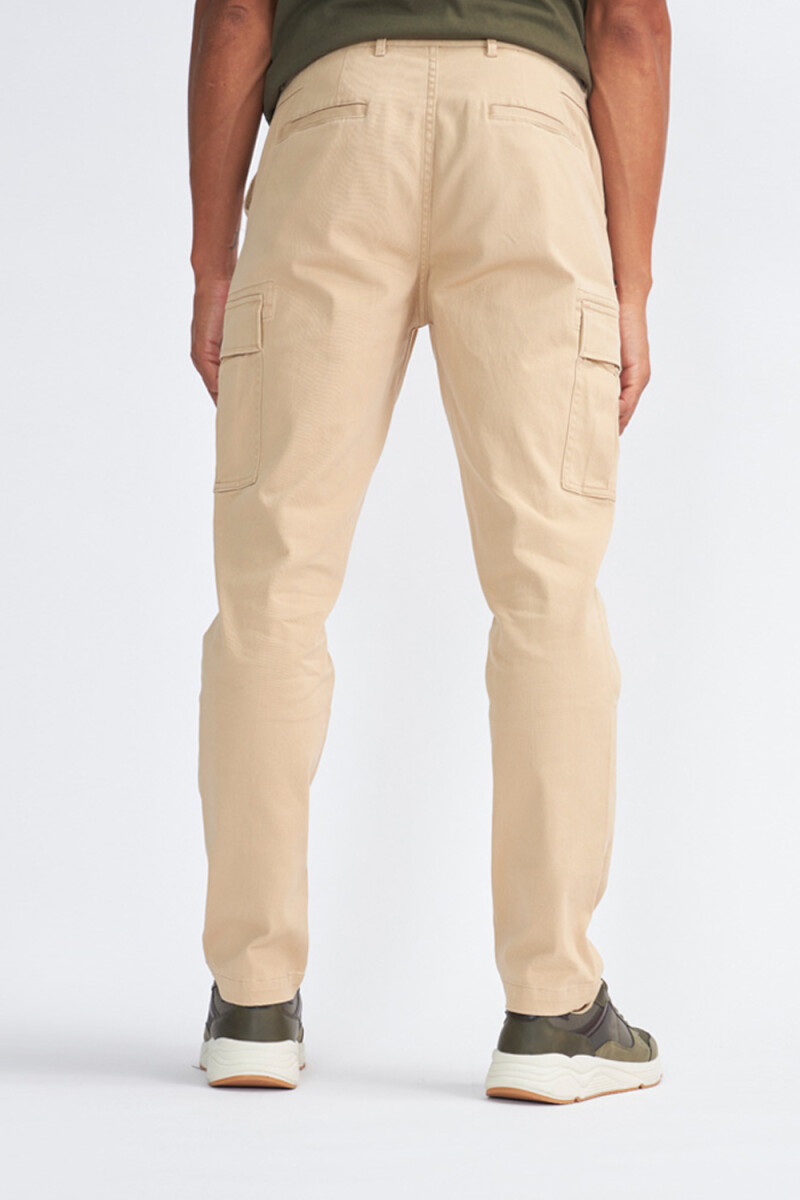 Pantalón cargo clásico Taupe