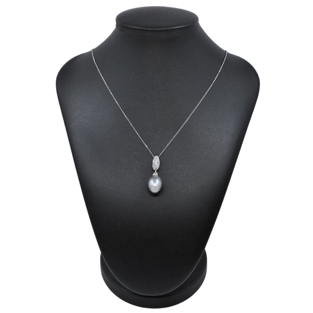 Colgante en oro 18k blanco con perla gris y brillantes Colgante en oro 18k blanco con perla gris y brillantes