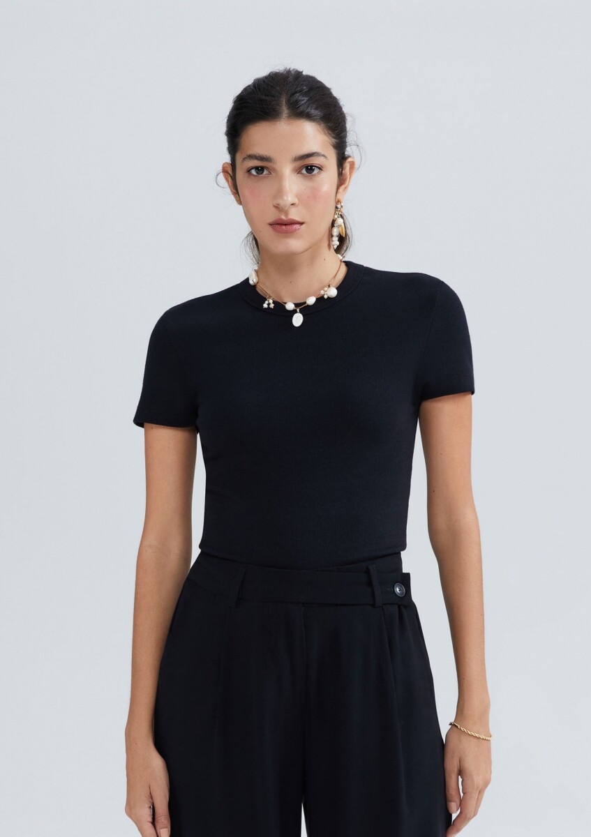 CAMISETA MANGA CORTA SLIM - NEGRO 