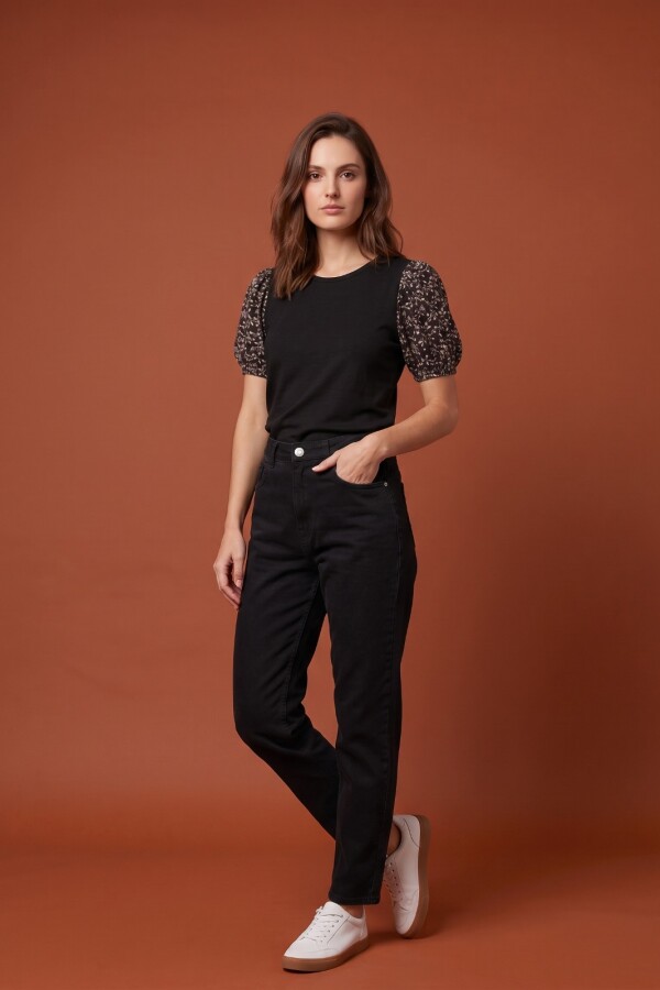 Remera Fiorella. Remera Fiorella.