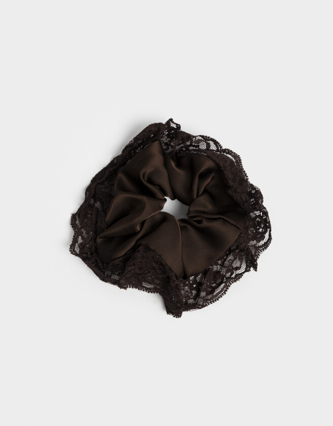 Skunzies De satén Scrunchie - Marron Chocolate