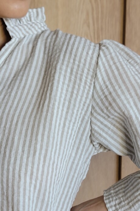 Blusa Copenhague Lino Raya mediana beige