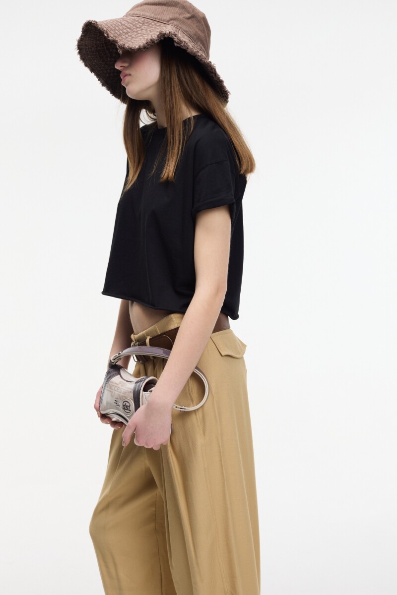 CAMISETA CROP Negro