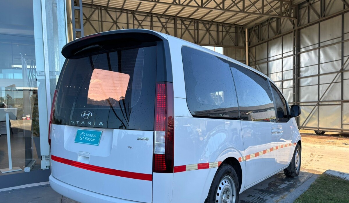 Hyundai H1 Staria Minibus Diesel 2,2 MT - 2022 Hyundai H1 Staria Minibus Diesel 2,2 MT - 2022