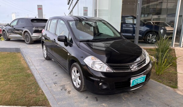 Nissan Tiida HB Full - 2013 Nissan Tiida HB Full - 2013