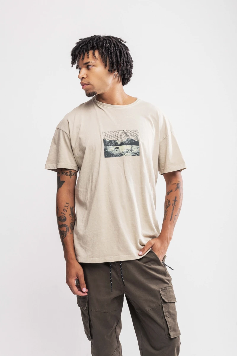Remera oversize estampada Reus Beige
