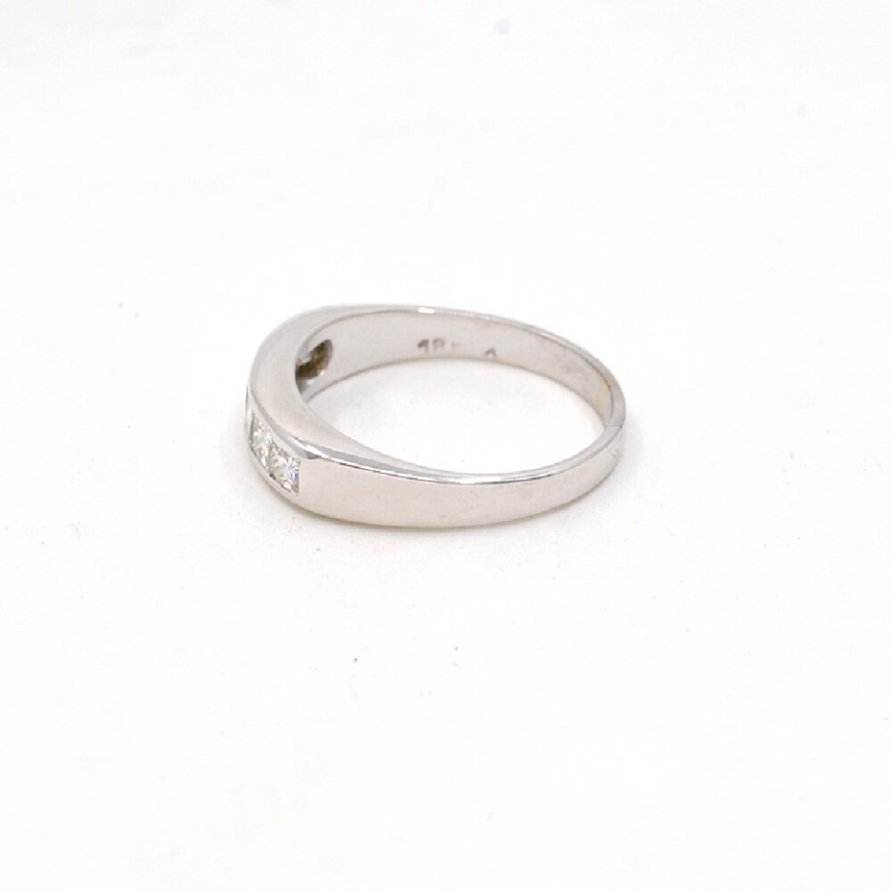 Anillo En Oro 18K Con Brillantes Corte Princesa Anillo En Oro 18K Con Brillantes Corte Princesa