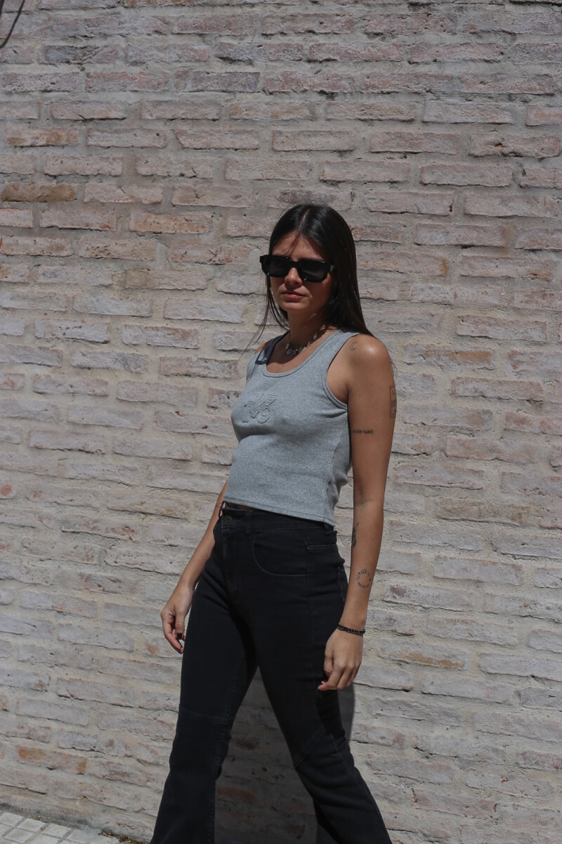 Musculosa Relief GRIS