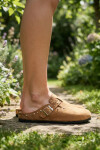 Zuecos Oreiro Beige
