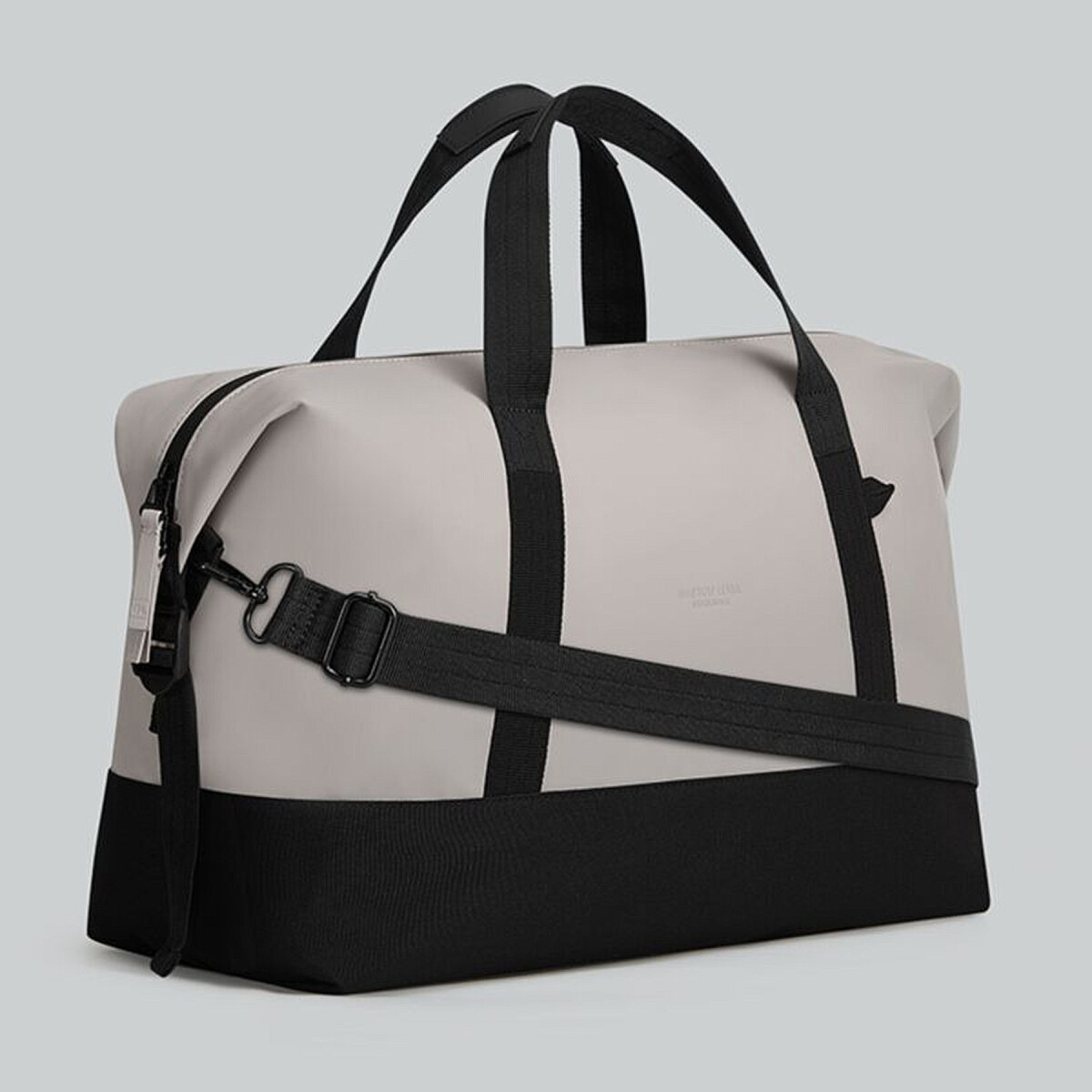 Bolso Deportivo Gastón Luga Dash Duffel Impermeable C/correa - Color Gris 