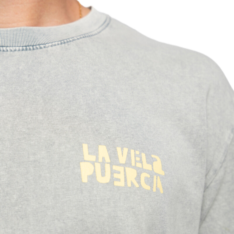 Remera La isla x La Vela - Sin Principio Ni Fin Remera La isla x La Vela - Sin Principio Ni Fin