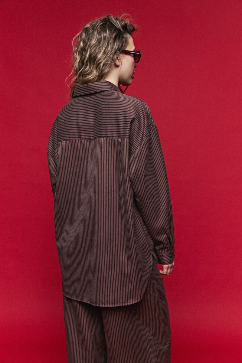 CAMISA LINAR Chocolate
