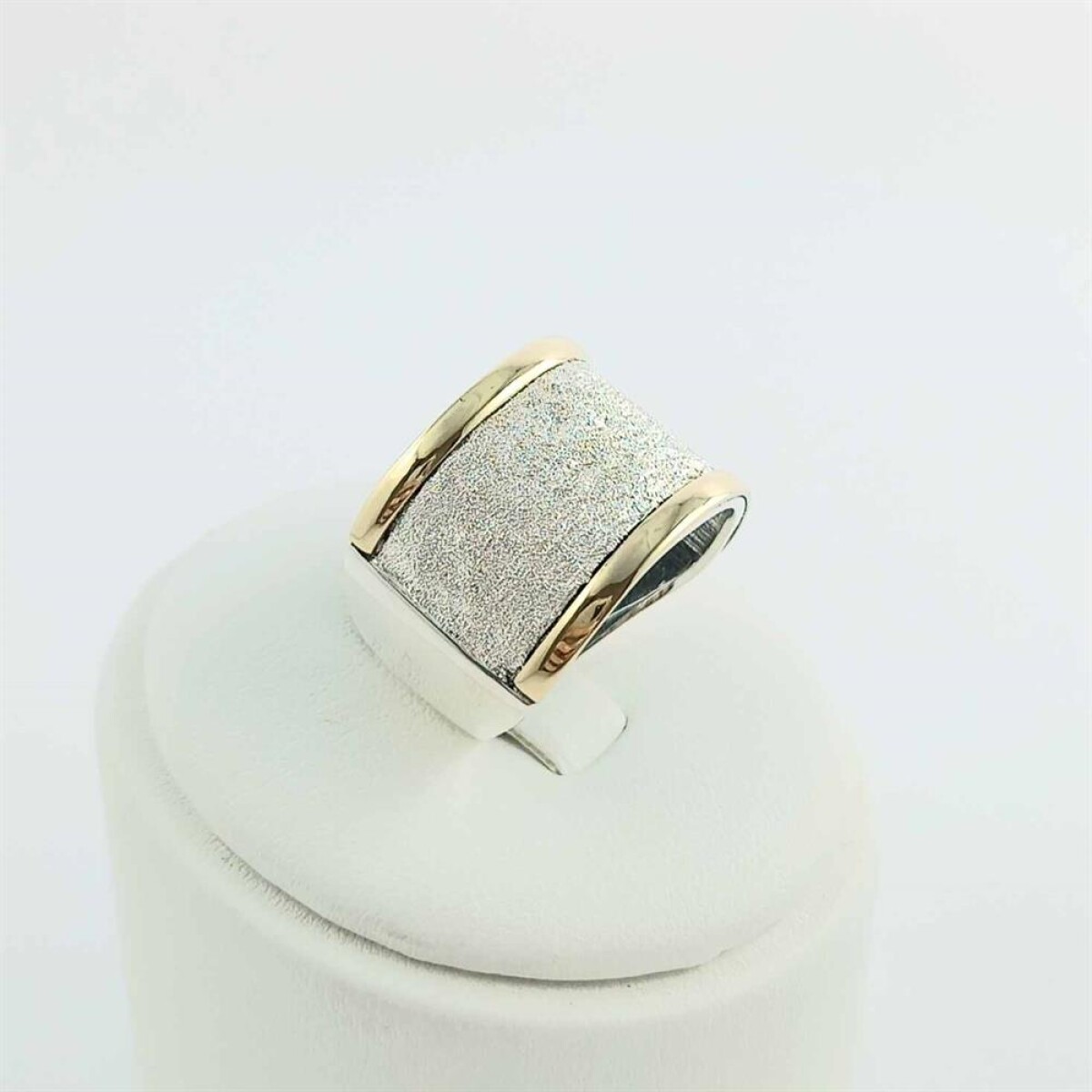 Anillo de plata 925 y filete en double de oro 18 ktes. Modelo, DIAMANTADO 