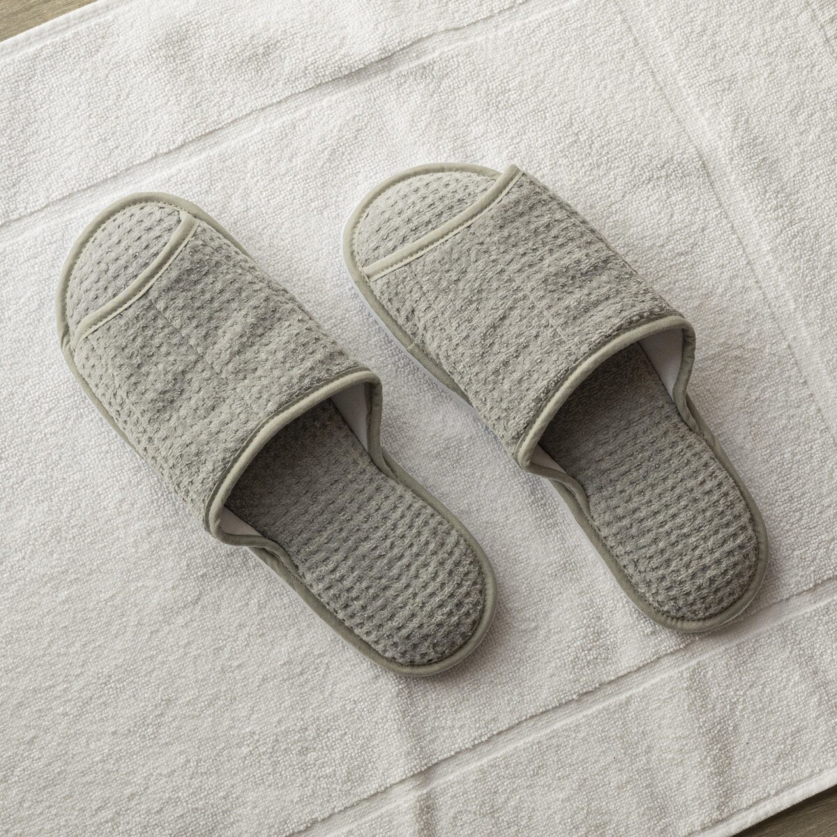 Zapatilla de Cama Nido de Abeja Gris - XXG 