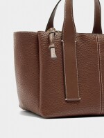 Bolso Tote Con Textura marron