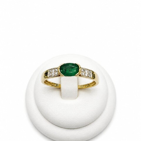 Anillo con Esmeralda en oro Anillo con Esmeralda en oro