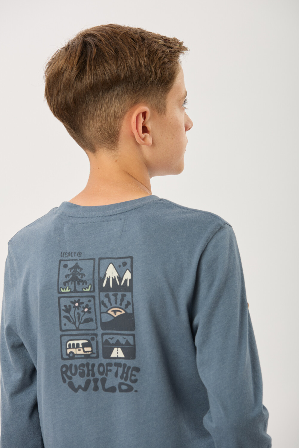 REMERA ESTAMPADA Piedra