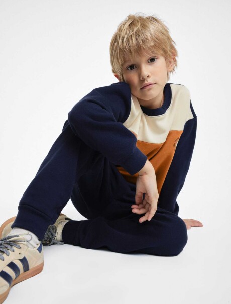 CONJUNTO INFANTIL CON ESTAMPA AZUL