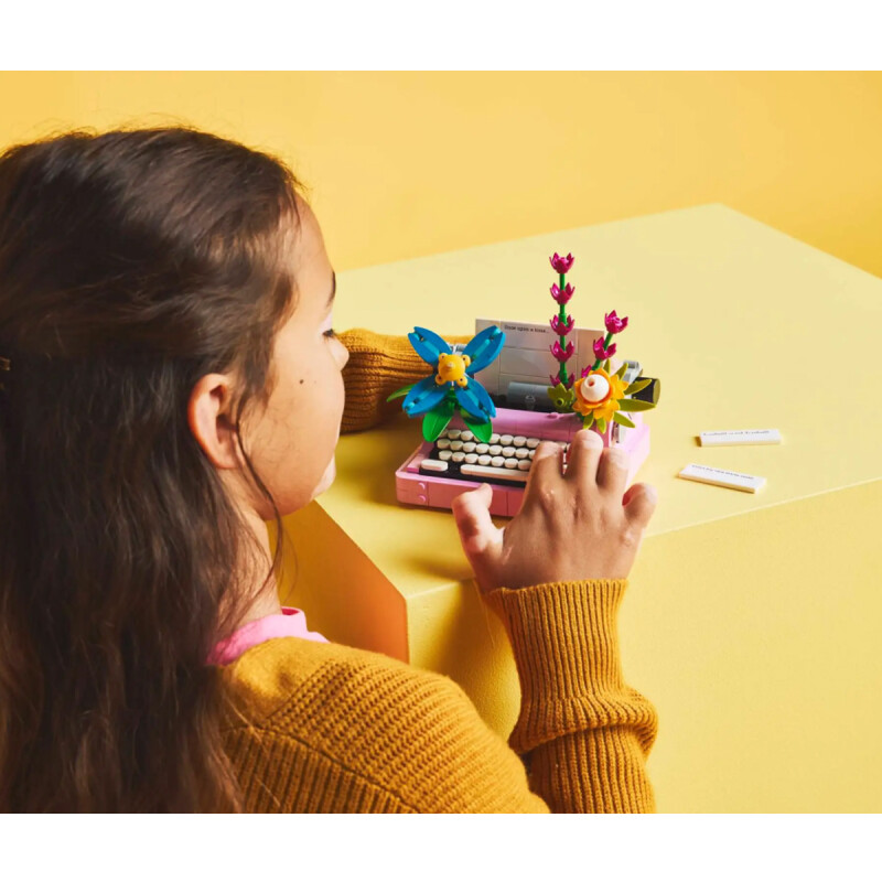 Máquina de Escribir con Flores Lego Máquina de Escribir con Flores Lego