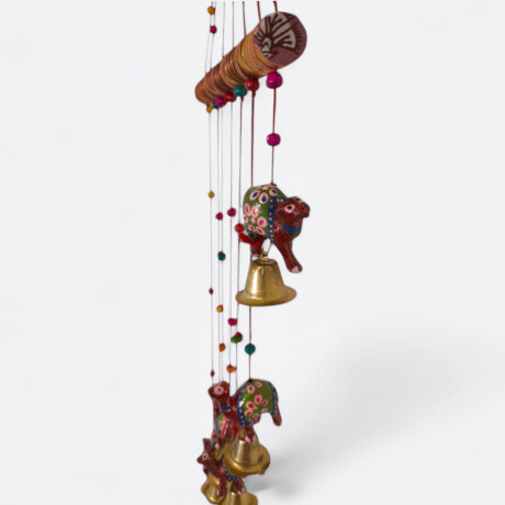 Campana de Viento Oriental Camello