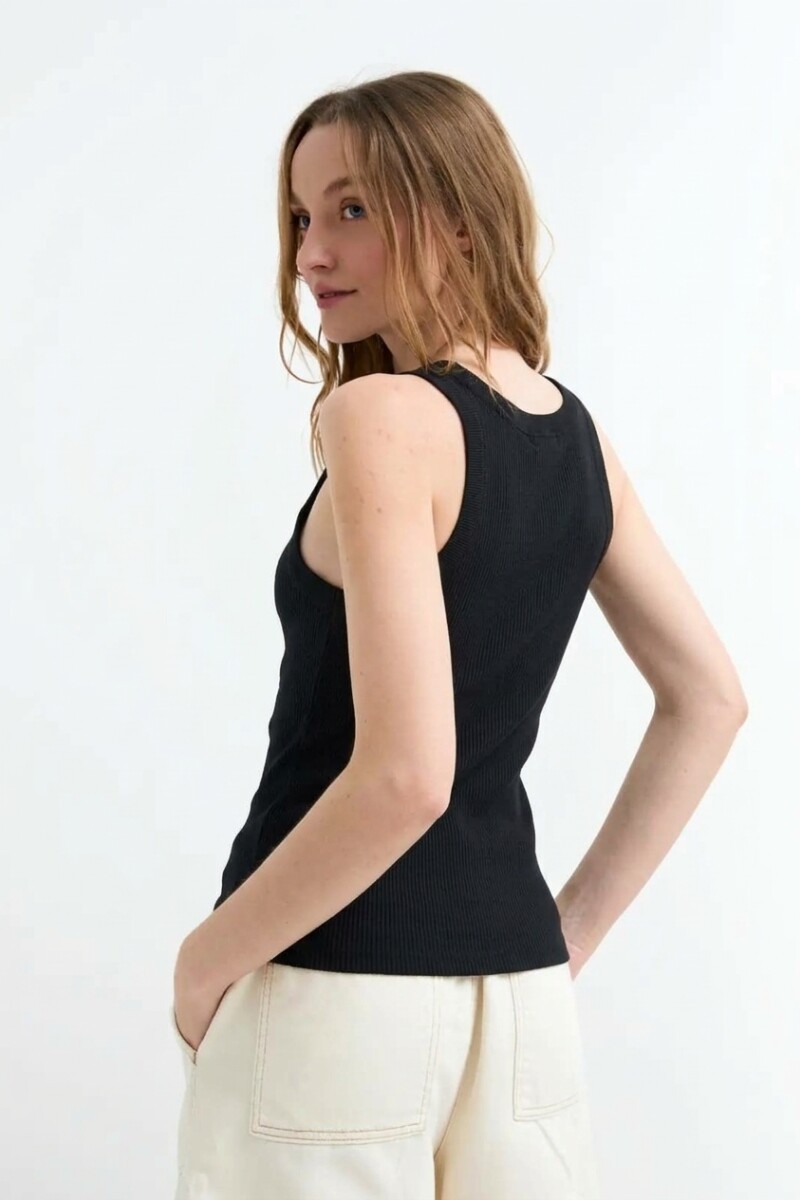 Top tejido escote geometrico NEGRO