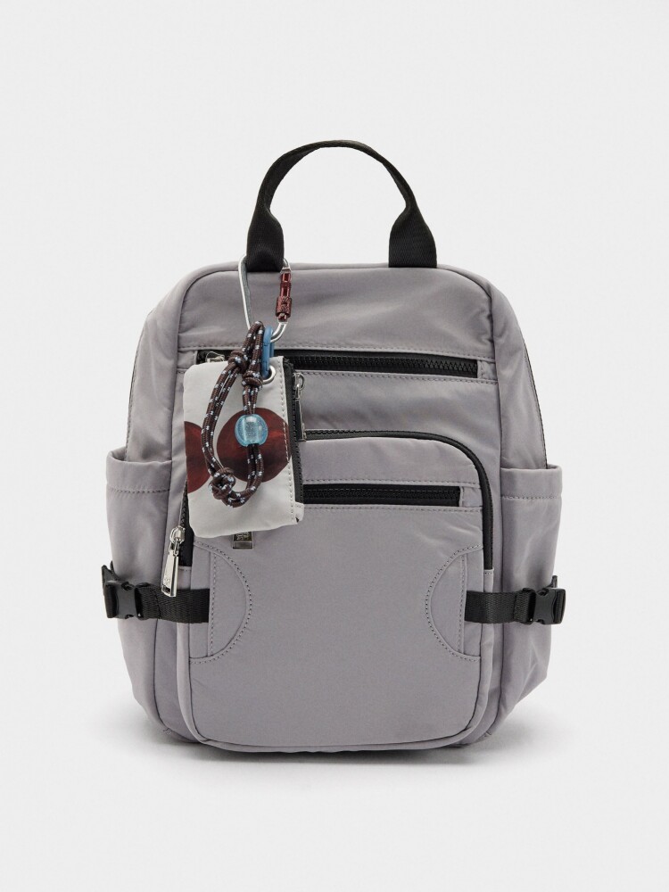 Mochila De Nylon Con Colgante crudo