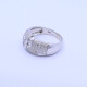 Anillo oro 18k blanco con brillantes baguette y redondos. Anillo oro 18k blanco con brillantes baguette y redondos.