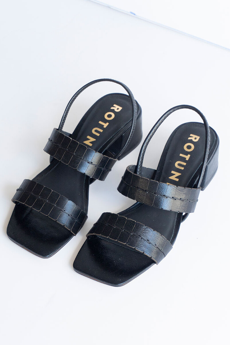 Nova Black