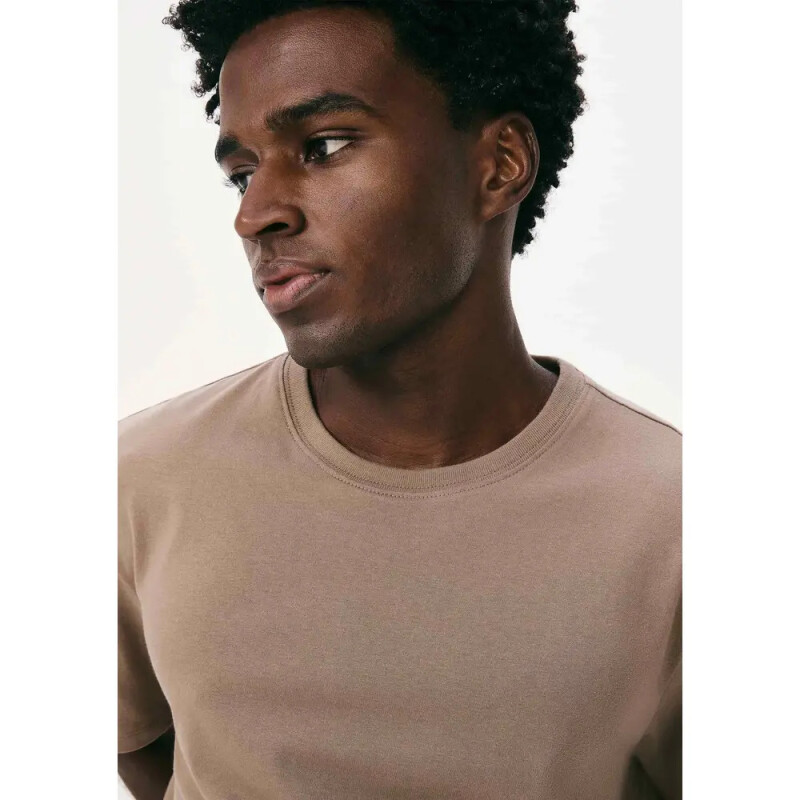 CAMISETA MM MASC MARROM MEDIO