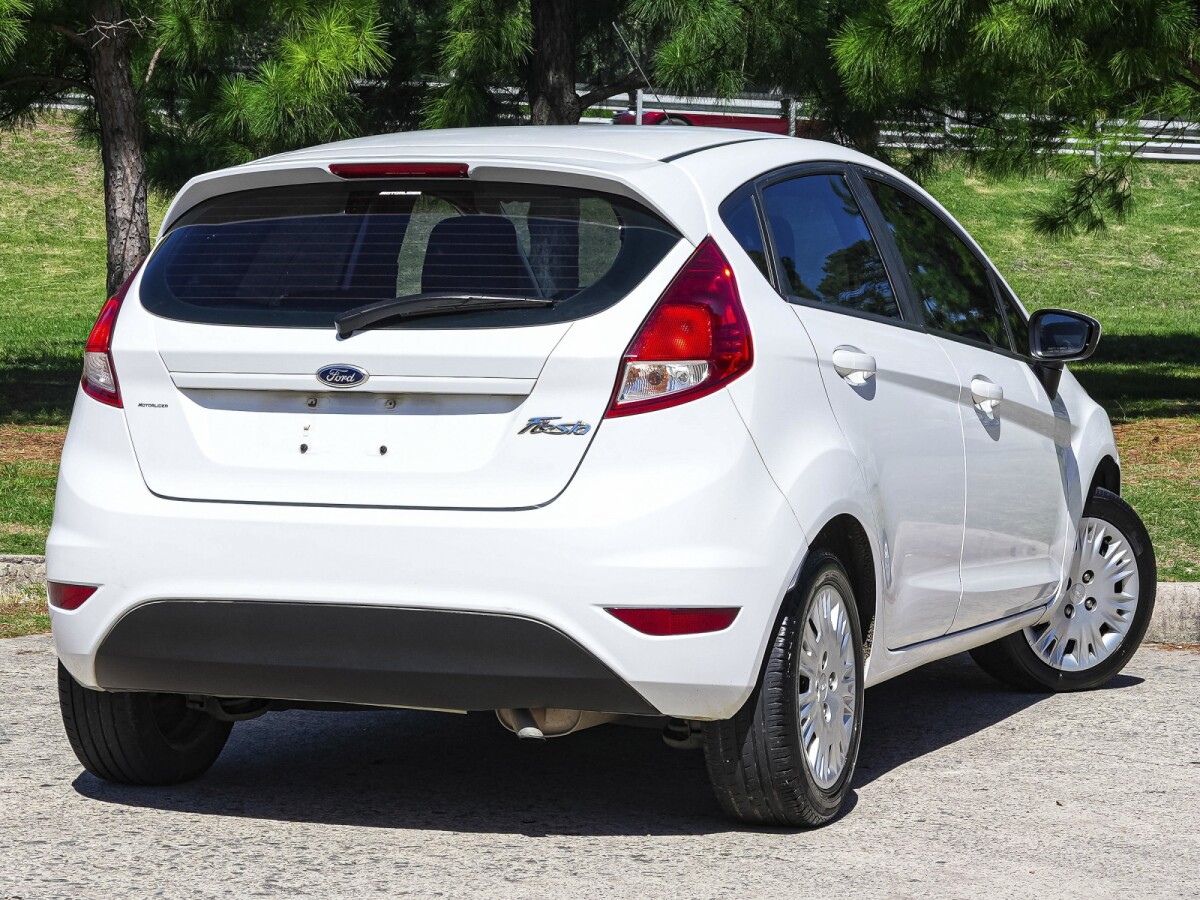 Ford Fiesta S 1.6 Extra Full 2015 EXCELENTE ESTADO! Ford Fiesta S 1.6 Extra Full 2015 EXCELENTE ESTADO!