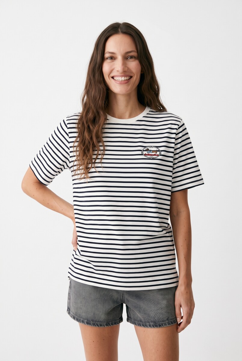 REMERA PIA - VARIANTE 1. 