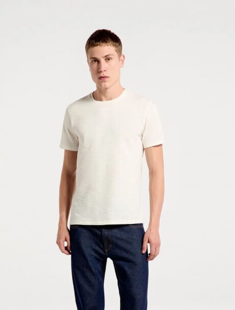 CAMISETA TEXTURIZADA EN TEJIDO DE PUNTO BEIGE