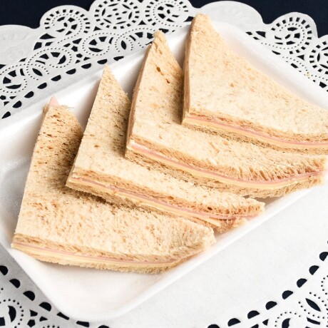 Sandwich de jamón y queso (4 unidades) Pan negro